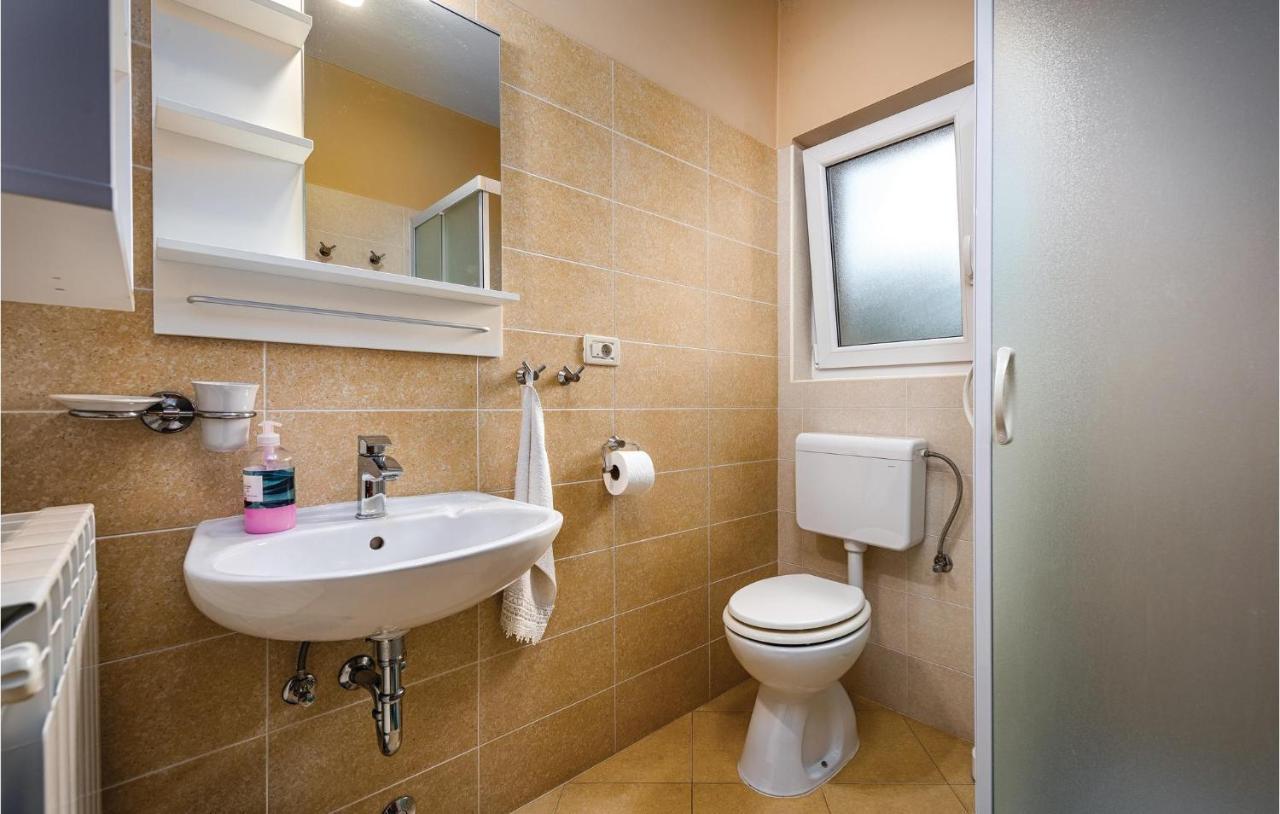Stunning Apartment In Umag With Wifi מראה חיצוני תמונה