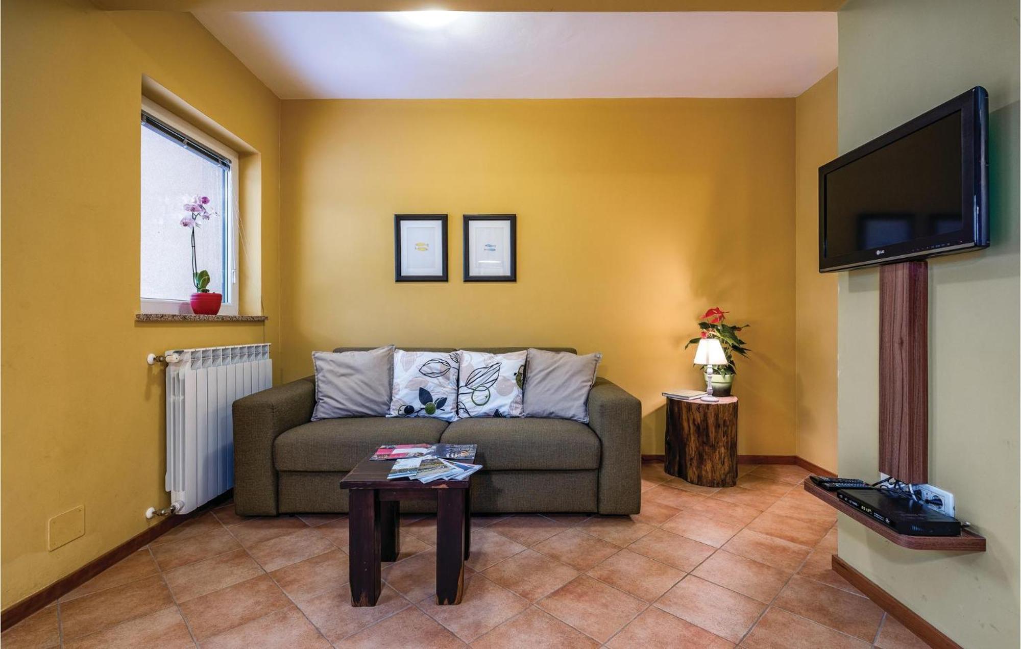 Stunning Apartment In Umag With Wifi מראה חיצוני תמונה