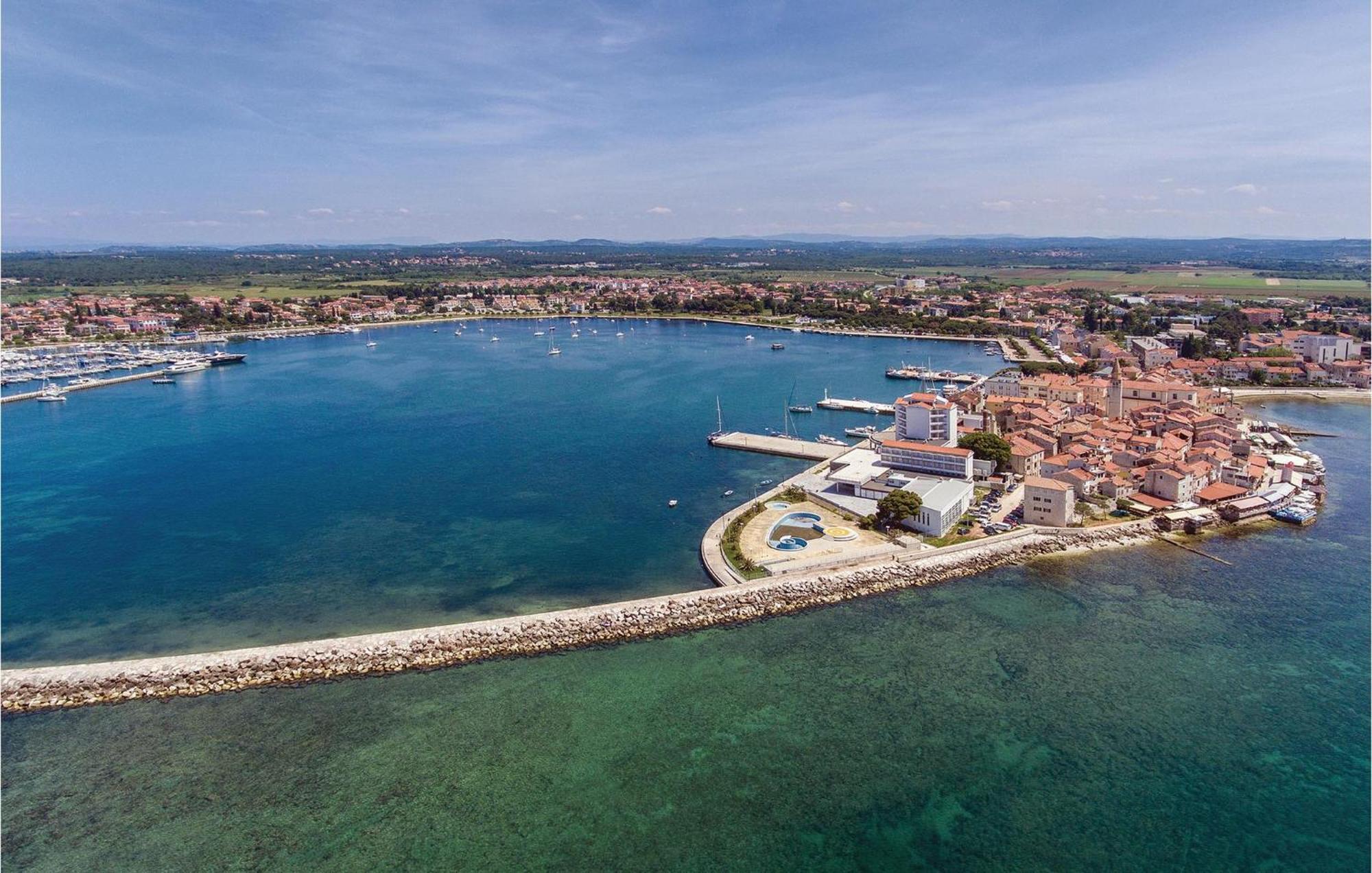 Stunning Apartment In Umag With Wifi מראה חיצוני תמונה